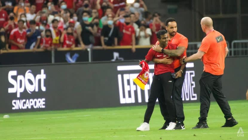 Polis siasat dua lelaki lompat penghadang, masuk padang selepas perlawanan Liverpool-Crystal Palace