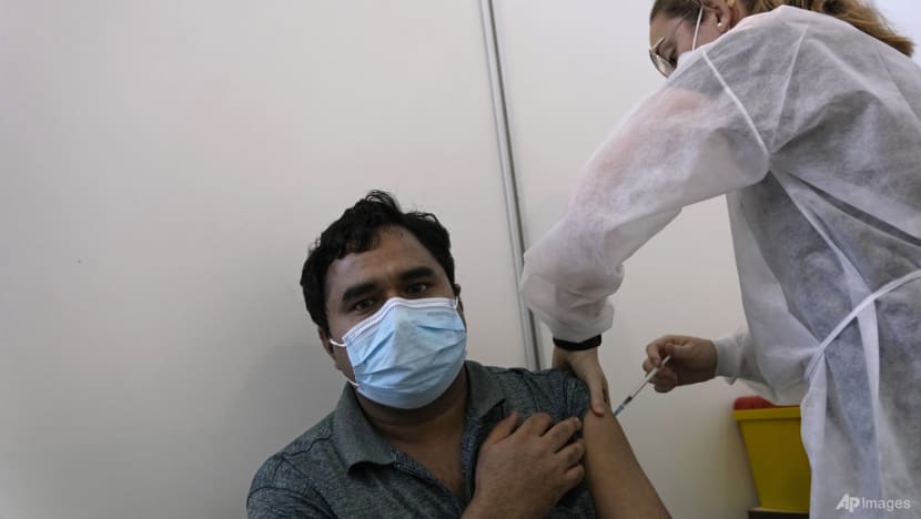 Commentary: No, COVID-19 vaccines don’t stay in your body for years Commentary: No, COVID-19 vaccines don’t stay in your body for years