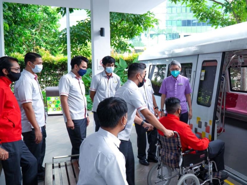 How do public transport staff identify people with dementia? Behind the scenes with SMRT's inclusivity training