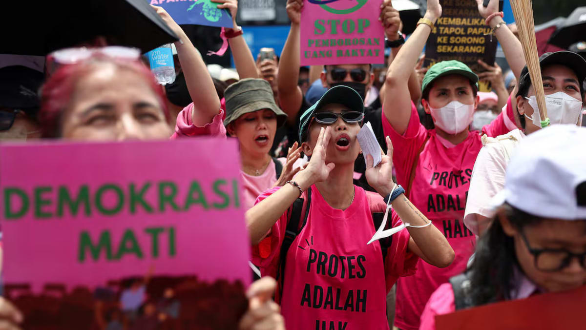 Indonesia protests: US.8m losses estimated; criminal charges urged against 7 officers over ride-hailing driver’s death