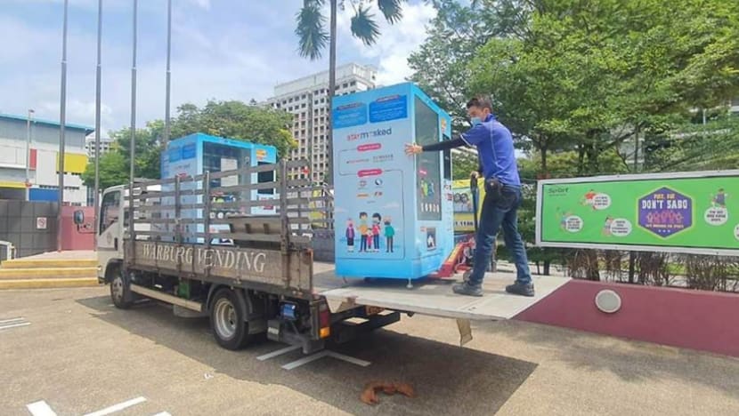 Pelitup guna semula baru, cecair basmi kuman diagihkan Yayasan Temasek pada Mac, April