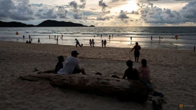 Phuket tarik lebih 130,000 pelancong di tengah pandemik sejak mulakan program 'sandbox' Phuket tarik lebih 130,000 pelancong di tengah pandemik sejak mulakan program 'sandbox'