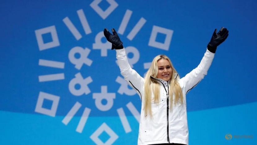 Alpine skiing - Vonn to miss start of final season with knee injury