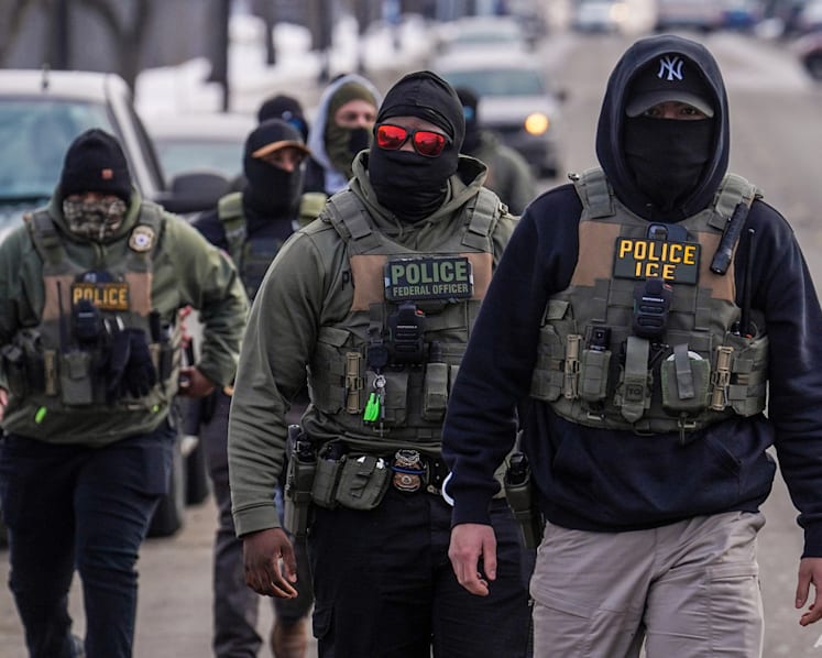 ICE plans to give officers gloves that can deliver painful electric shocks ICE plans to give officers gloves that can deliver painful electric shocks