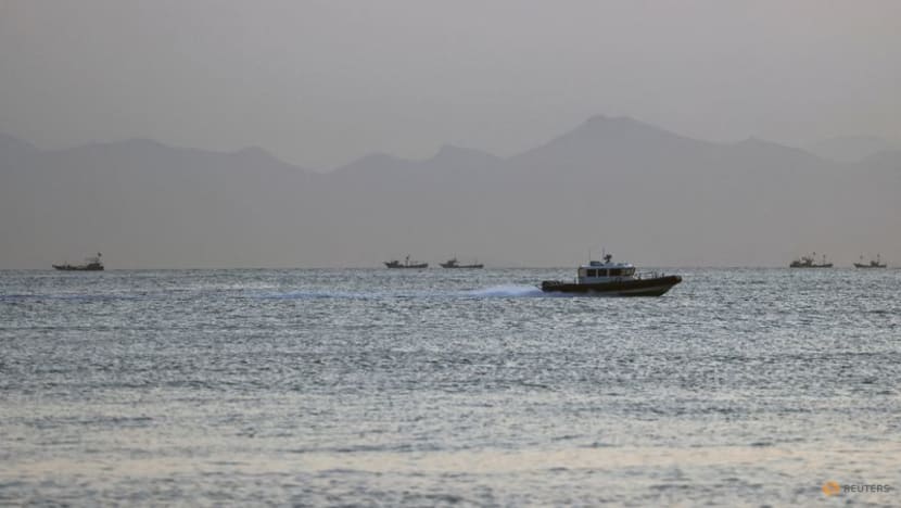 China sends warships and aircraft around Taiwan for second day