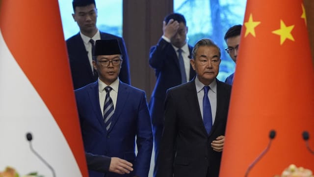 中国印尼同意进一步拓展安全合作