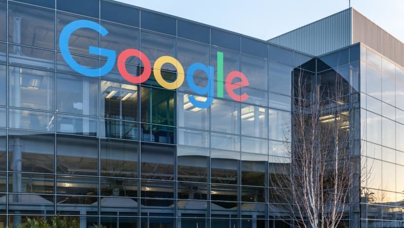 Rusia ganjar Google dengan sanksi US$2,5 desiliun - uang dengan 32 angka nol Rusia ganjar Google dengan sanksi US$2,5 desiliun - uang dengan 32 angka nol