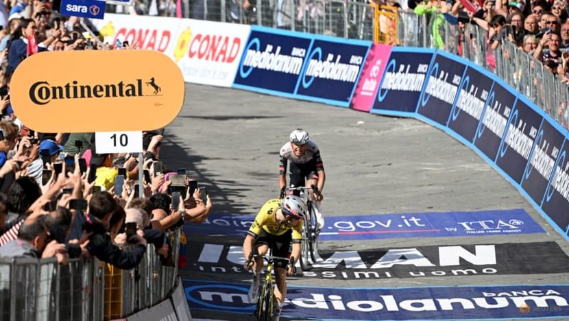 Van Aert battles to win Giro stage nine, Del Toro takes leader's jersey