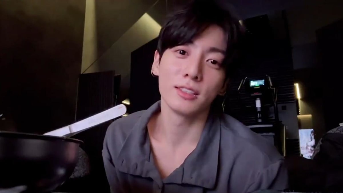 BTS member Jungkook apologises to fans for past livestream