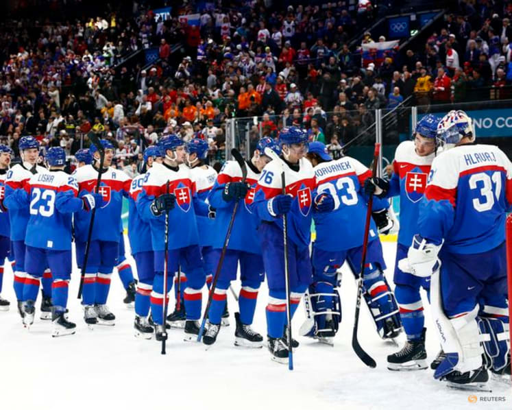 Ice hockey-Slovakia muscle past Germany into semi-finals