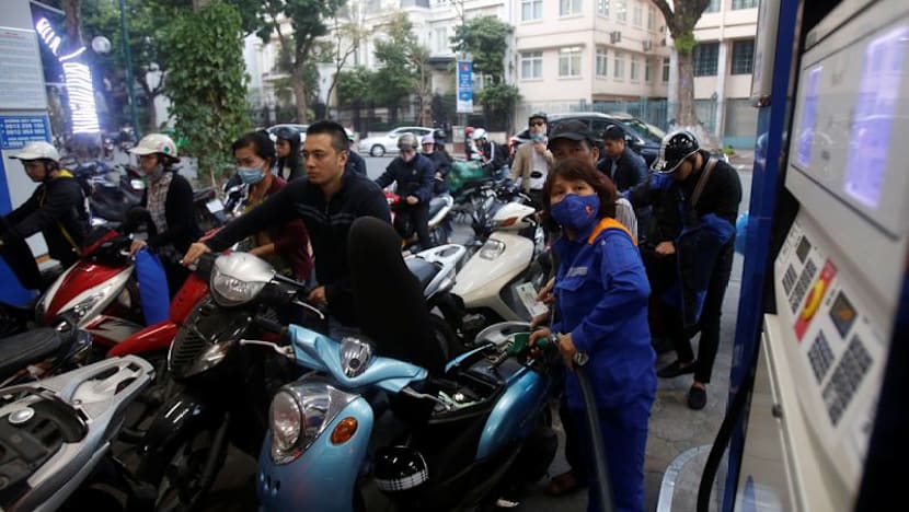 Vietnam extends fuel tax relief measures until end-2026