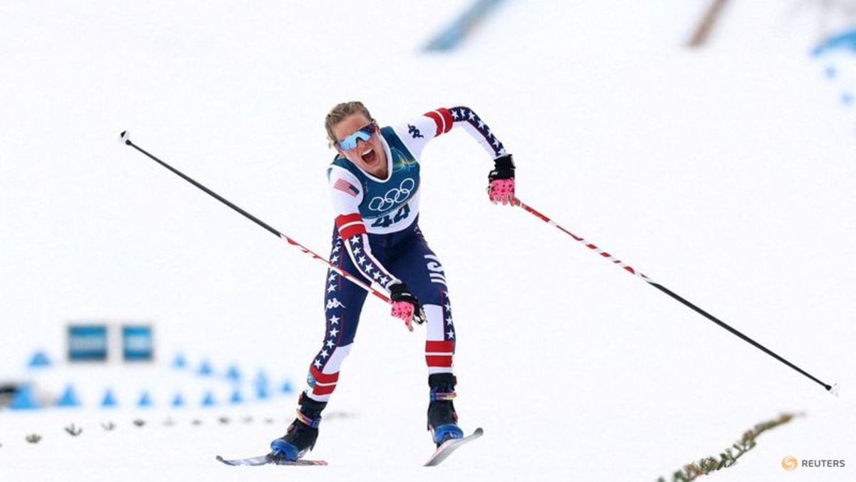 Crosscountry-Broken skis, shirtless racers as erratic weather causes havoc