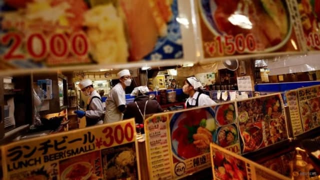 日本服务业近两年来首次萎缩