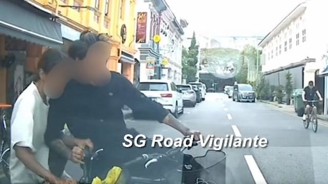 两脚踏车骑士逆向行驶不慎撞上汽车 警方寻其下落助查