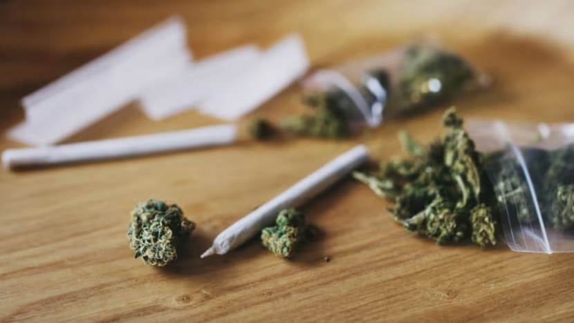 Lelaki dipenjara 13 tahun, dirotan kerana jual ganja ketika usia 18 tahun Lelaki dipenjara 13 tahun, dirotan kerana jual ganja ketika usia 18 tahun