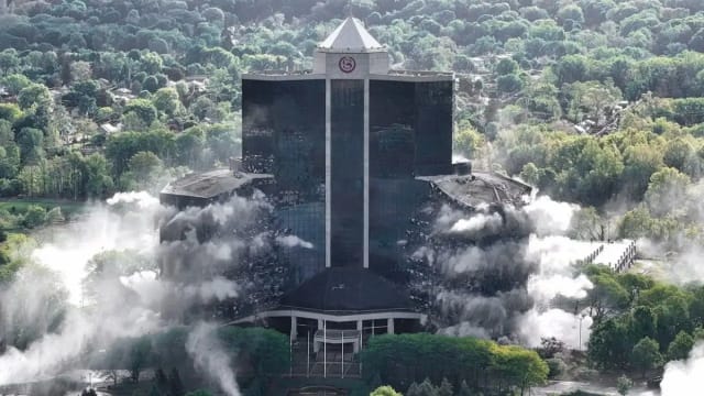 爆破声响后轰然倒下  纽泽西喜来登酒店已被摧毁