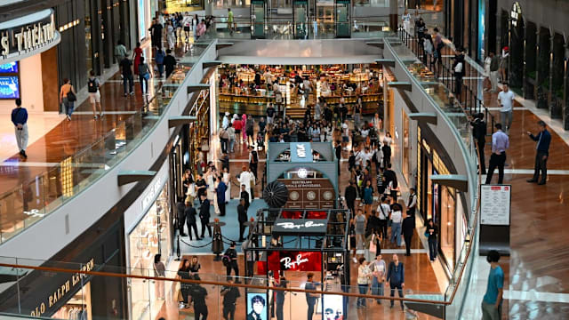 购物消费减 餐饮消费激增 分析：旅客疫后消费模式在改变