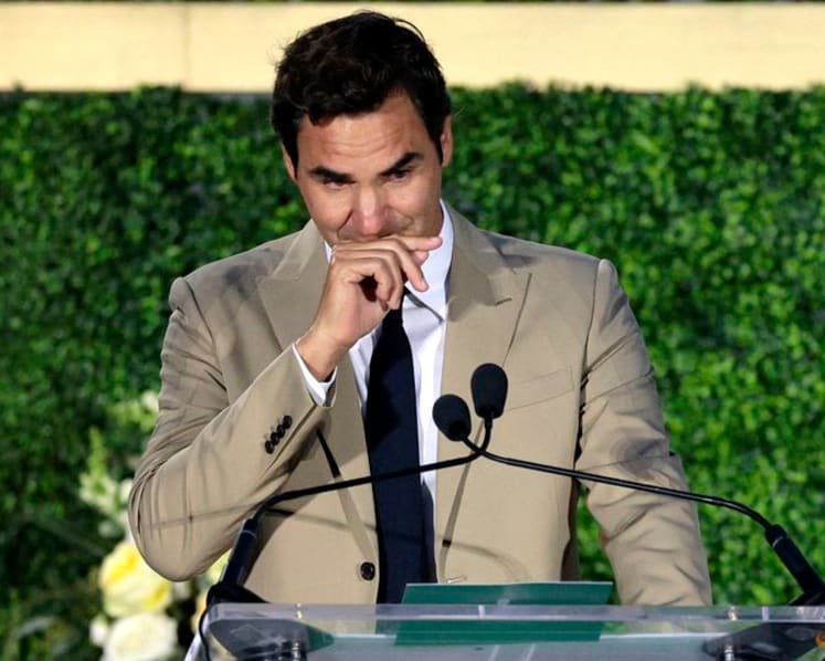 Emotional Federer full of love and gratitude at Hall of Fame induction