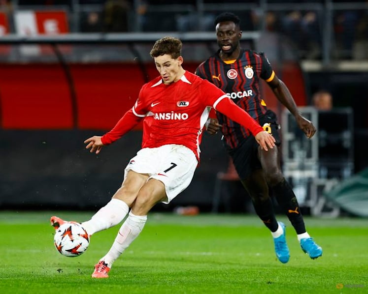 Van Bommel delight as son is named in Netherlands squad