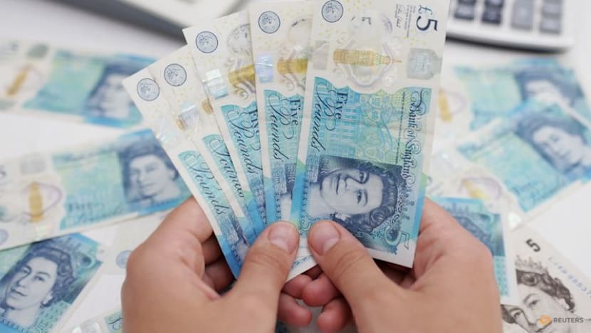 Dollar weakens amid soft labor US data