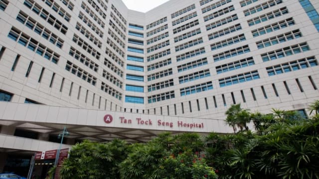 声称母亲因院方误诊和疏忽身亡 男子起诉陈笃生医院和三名医生