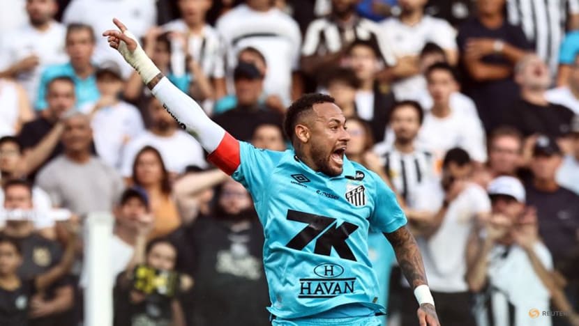 Neymar extends contract with Santos until end of the year