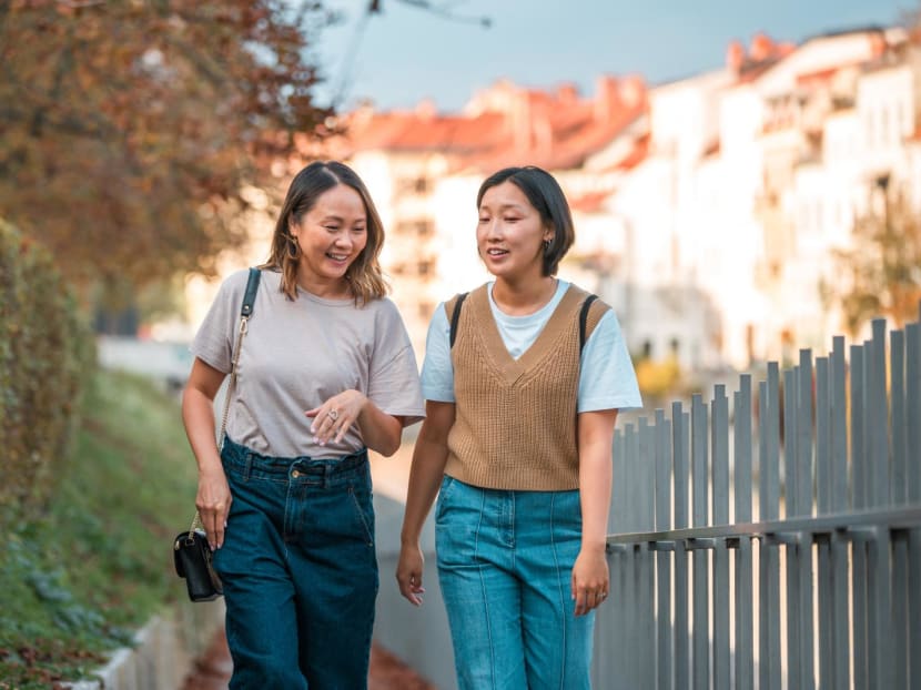When they're not your besties but more than just acquaintances: How to deal with a 'medium friend' When they're not your besties but more than just acquaintances: How to deal with a 'medium friend'