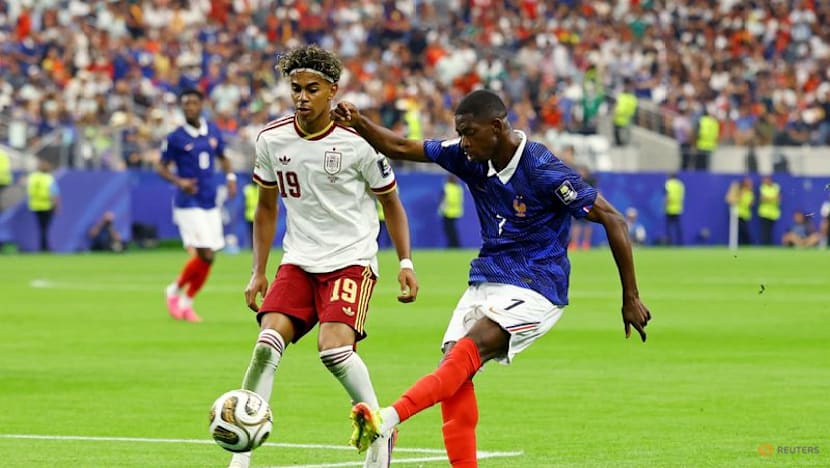 France fail World Cup Spanish test in spectacular fashion