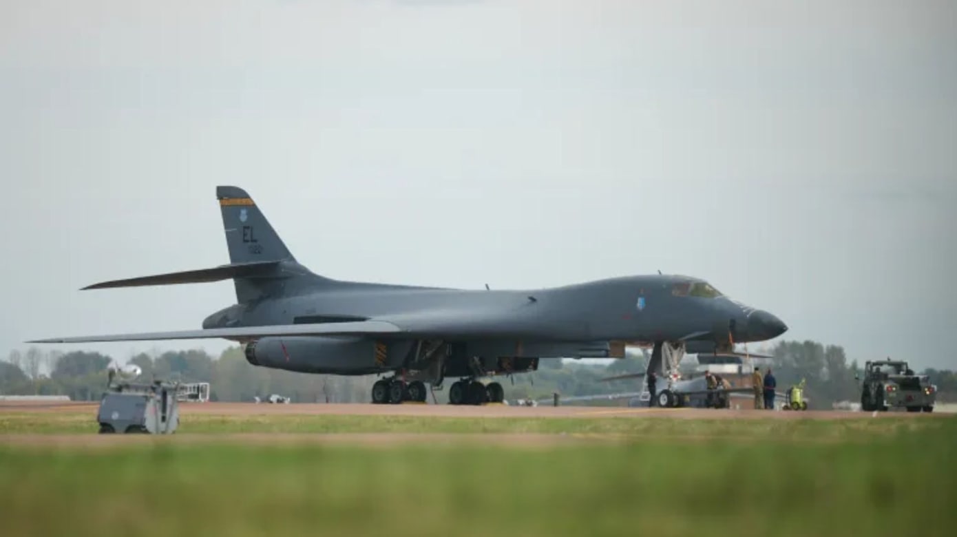 美国撤回部署英国基地的12架B-1轰炸机
