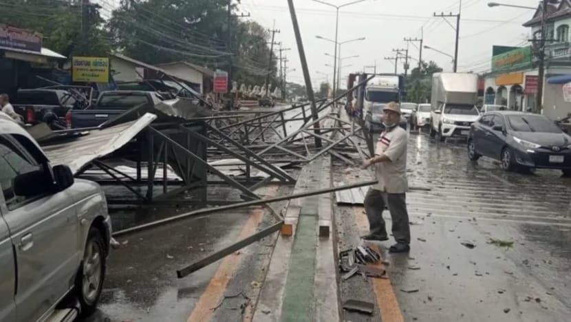 Ratusan harta benda awam di Chiang Mai musnah akibat hujan batu Ratusan harta benda awam di Chiang Mai musnah akibat hujan batu