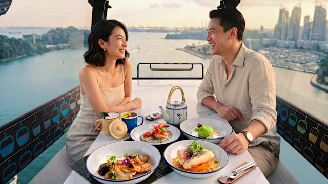 缆车之上、海天之间，从“阿嬷的菜”到精致甜点，新加坡的“味”都在这顿饭里