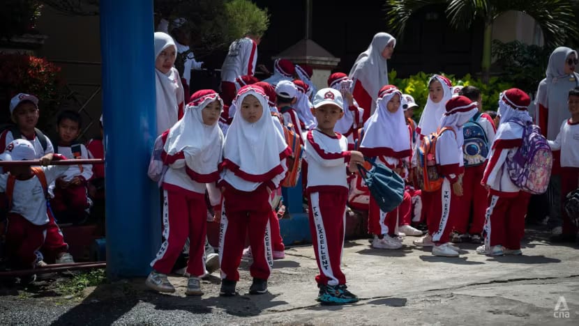 Politik Islam: Dari pakaian hingga segregasi - bagaimana agama mengubah norma sosial di Malaysia dan Indonesia Politik Islam: Dari pakaian hingga segregasi - bagaimana agama mengubah norma sosial di Malaysia dan Indonesia