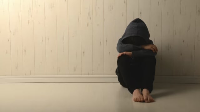 搞大前女友肚子后性侵其未成年妹妹  30岁男子被判监打鞭