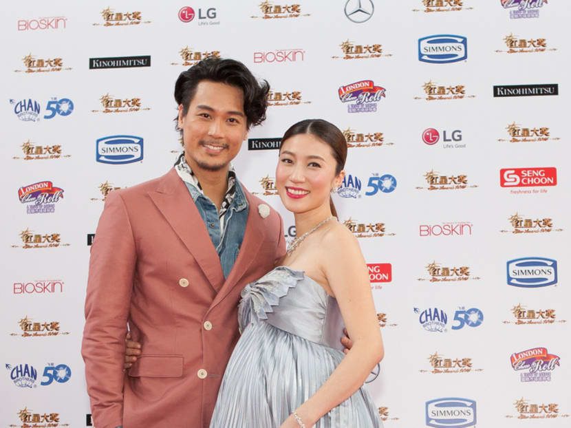 Rui En apologises at Star Awards Show 1