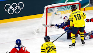 Ice hockey-Sweden edge Czechs to reach women's semi-finals