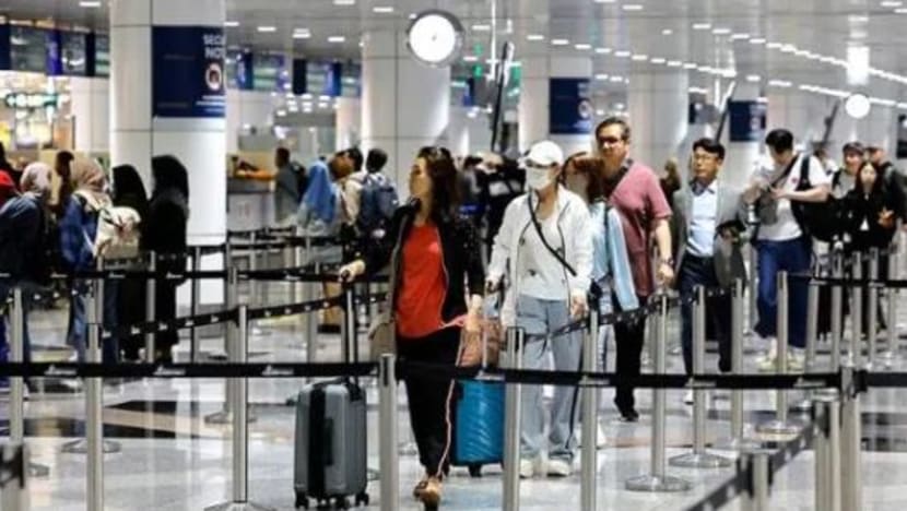 Imigresen Malaysia komited tambah baik khidmat pintu automatik di KLIA Imigresen Malaysia komited tambah baik khidmat pintu automatik di KLIA