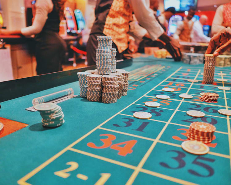 Man gets 5 weeks' jail for stealing gambling chips, collecting winnings of other patrons at Marina Bay Sands