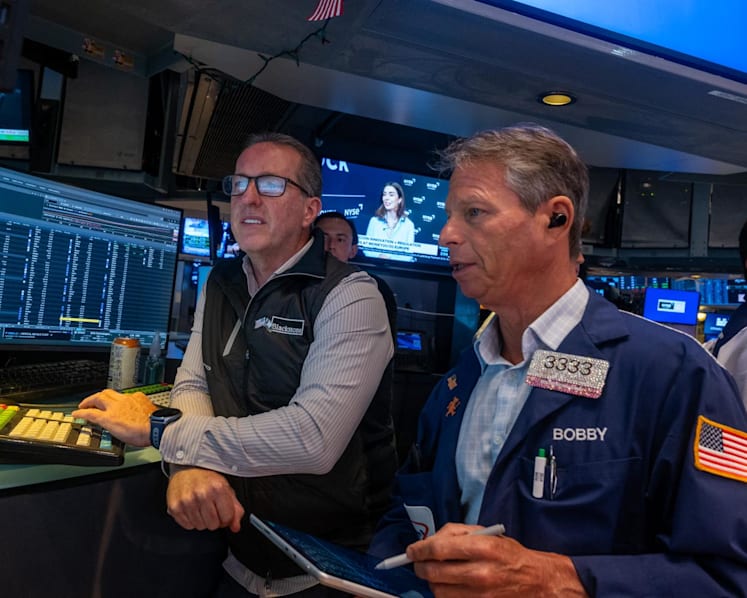 US stocks gain after reassuring inflation data, tech giants advance   