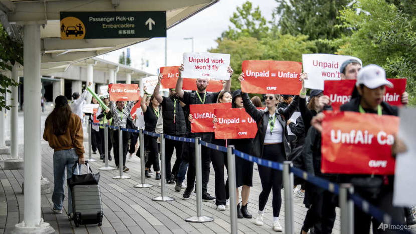 Canadian government moves to end Air Canada strike, seeks binding arbitration