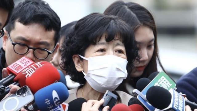 称柯文哲“躲在被窝痛哭” 家人盼允参加亡父告别式