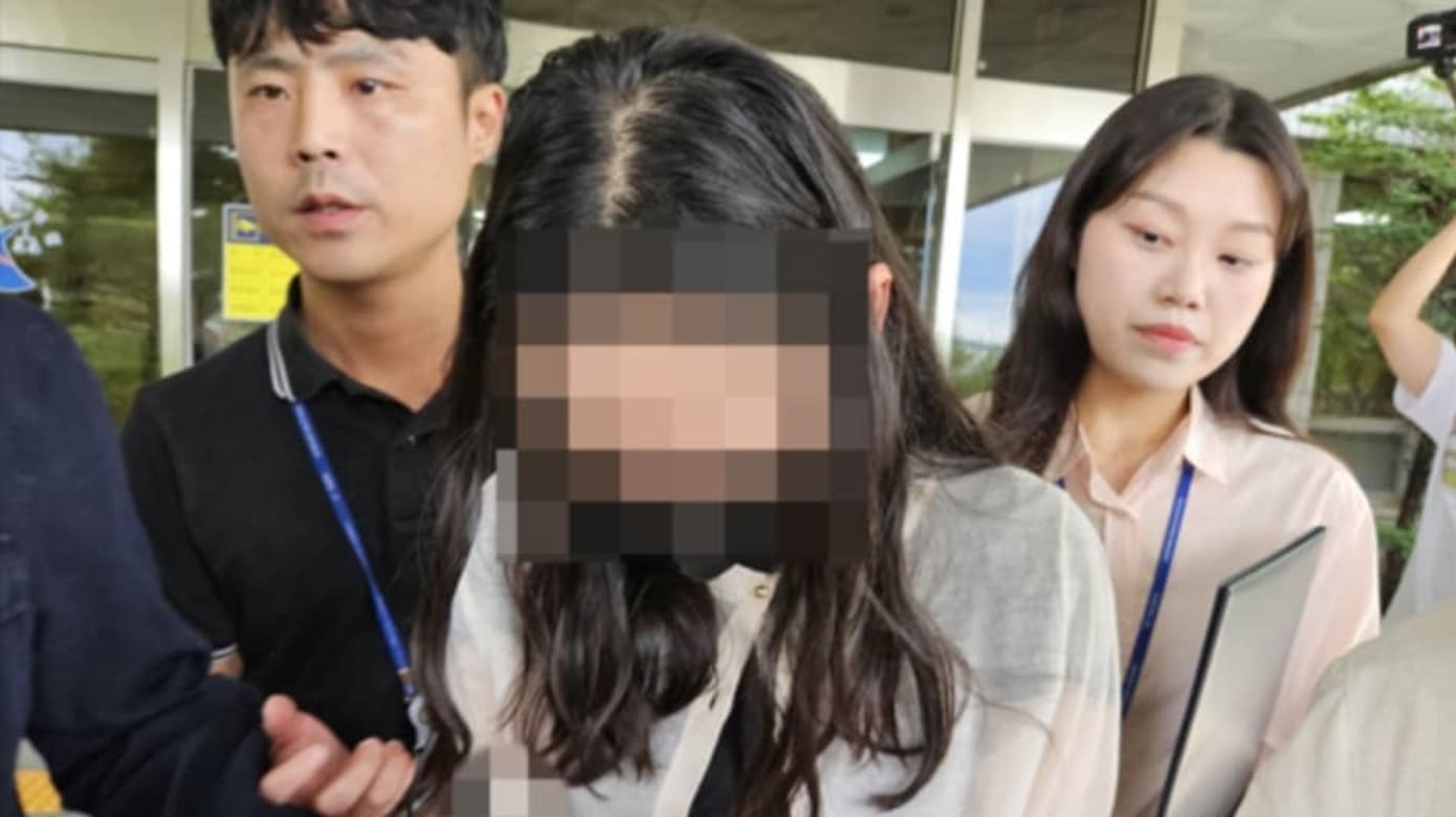 韩国女学生年年考第一 母亲和老师被揭潜入学校偷试卷