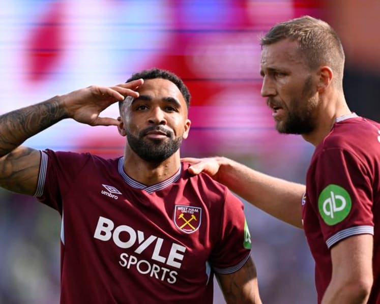 Arsenal reclaim top spot as Tottenham and West Ham both win
