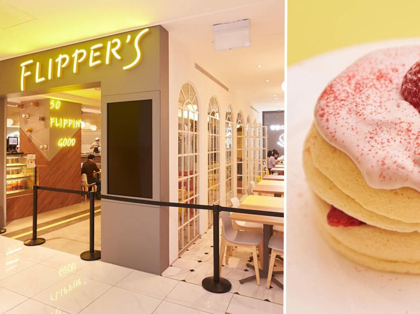 We also try the kawaii “Millennial Strawberry Pancakes”.