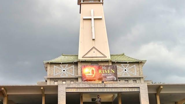 武吉知马路上段圣若瑟堂发现可疑物品 警方封锁现场疏散人员