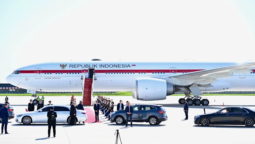 Dikritik terlalu sering ke luar negeri, Prabowo bawa-bawa nama Jokowi