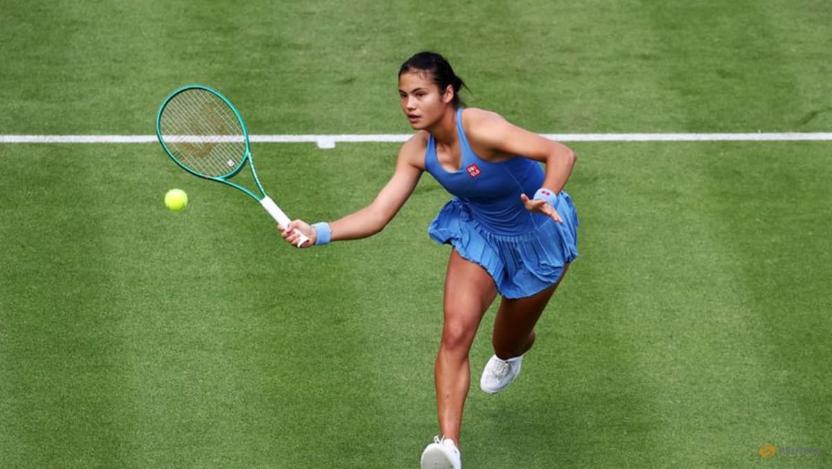 Raducanu returns to winning ways at Queen's