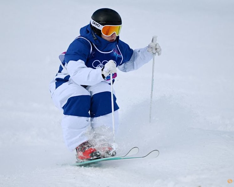 Freestyle skiing-Transgender mogul skier Lundholm urges youths to ‘be themselves’