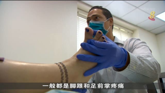 长期赤脚接触地板引发脚部不适 求诊者多四成