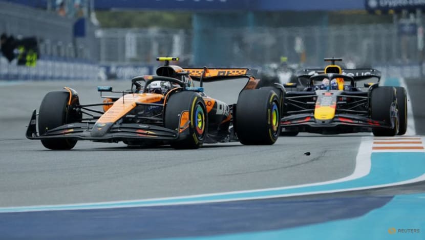 Stella suggests Norris should have waited to tackle Verstappen