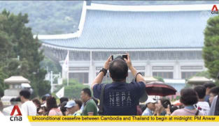 Visitors throng South Korea's iconic Blue House before it closes to public